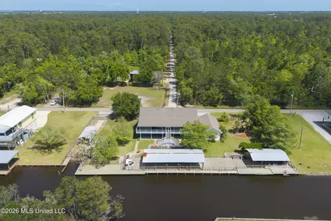 10035 Avenue D, Bay Saint Louis, MS 39520
