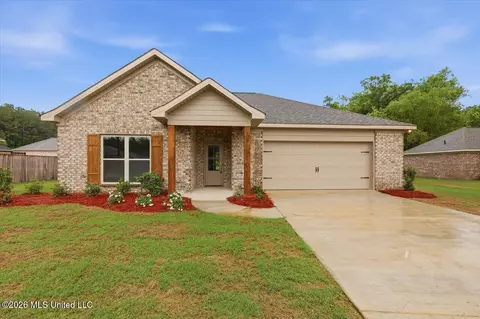 300 Courtney Ln, Magee, MS 39111