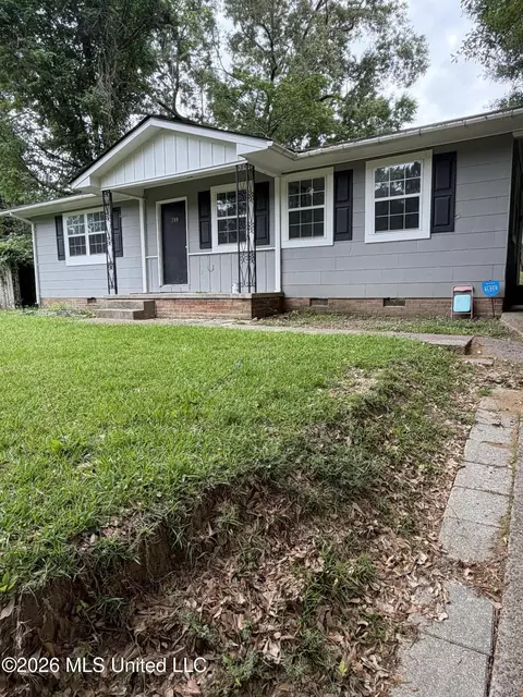210 Holly Dr, Natchez, MS 39120