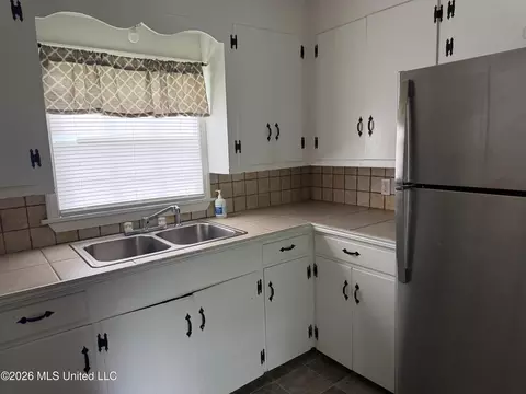 Kitchen - 210 Holly Dr, Natchez, MS 39120 photo 3 of 5