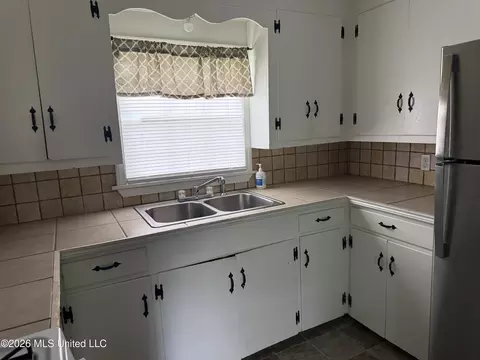 Kitchen - 210 Holly Dr, Natchez, MS 39120 photo 1 of 5