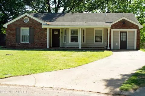 2225 Cedar Point Cv, Southaven, MS 38671