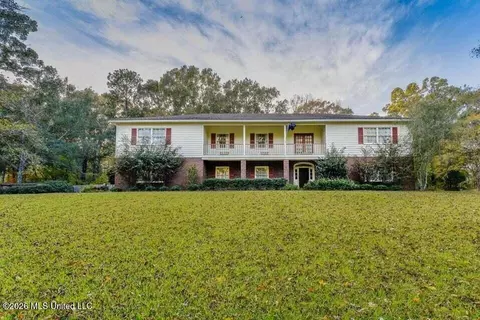111 Woodhaven Dr, Natchez, MS 39120