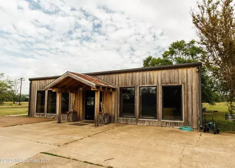 63001 Us 82, Greenwood, MS 38930