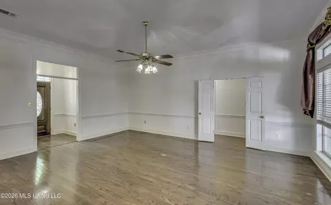 Living - 208 Azalea Ct, Brandon, MS 39047 photo 5 of 5