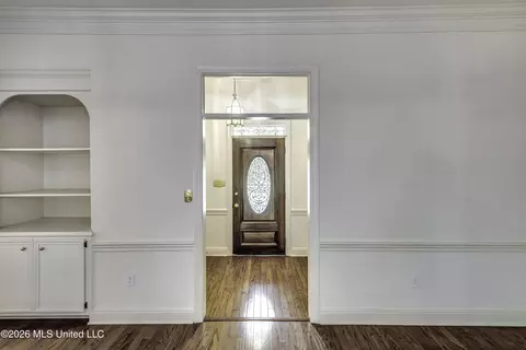 Entry Way - 208 Azalea Ct, Brandon, MS 39047 photo 2 of 5