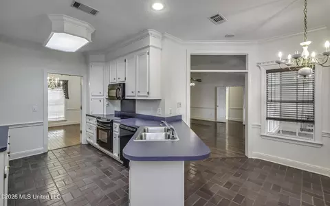 Kitchen - 208 Azalea Ct, Brandon, MS 39047 photo 1 of 3