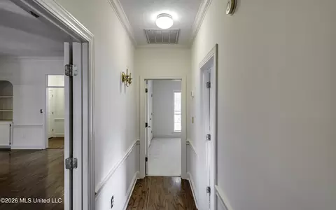 Entry Way - 208 Azalea Ct, Brandon, MS 39047 photo 3 of 5