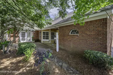 Exterior - 208 Azalea Ct, Brandon, MS 39047 photo 11 of 12
