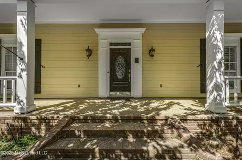 Exterior - 208 Azalea Ct, Brandon, MS 39047 photo 5 of 12