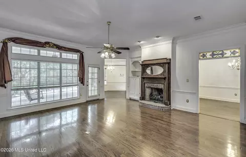 Living - 208 Azalea Ct, Brandon, MS 39047 photo 1 of 5