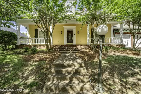 Exterior - 208 Azalea Ct, Brandon, MS 39047 photo 2 of 12