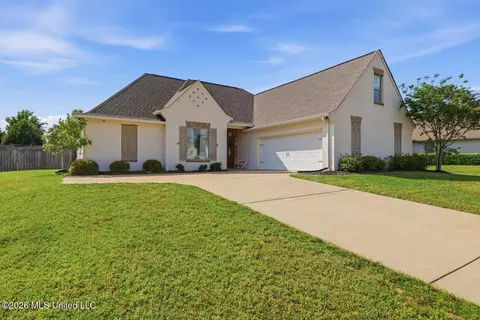 103 Catherine Blvd, Clinton, MS 39056
