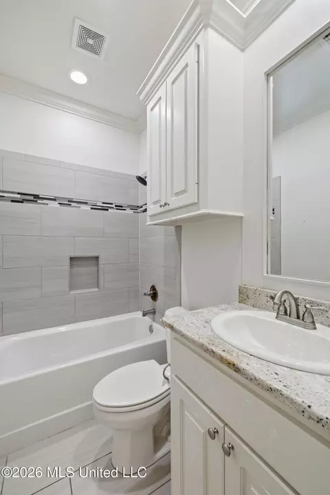Bath - 103 Catherine Blvd, Clinton, MS 39056 photo 2 of 2
