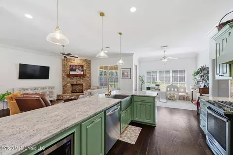 Kitchen - 103 Catherine Blvd, Clinton, MS 39056 photo 4 of 5