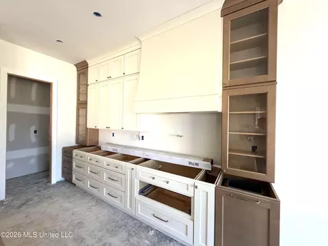 Kitchen - 2061 Livingston Way, Hernando, MS 38632 photo 2 of 3