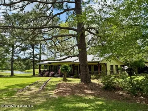 273 Vincetown Rd, Sandy Hook, MS 39478