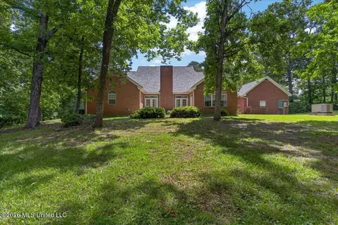 Exterior - 2039 Perrott Rd, Mccomb, MS 39648 photo 5 of 9