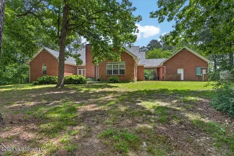 Exterior - 2039 Perrott Rd, Mccomb, MS 39648 photo 6 of 9