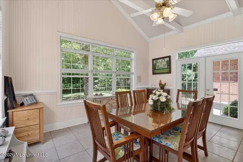 Dining - 2039 Perrott Rd, Mccomb, MS 39648 photo 3 of 4