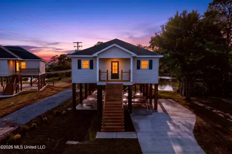171 Locust Dr, D'iberville, MS 39540