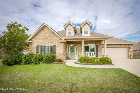 1006 Prairiegrass Ct, Ocean Springs, MS 39564