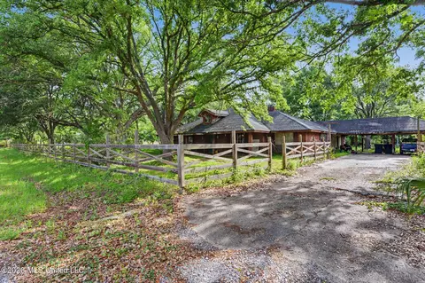 Exterior - 10100 Echo Glen Dr, Moss Point, MS 39562 photo 1 of 3