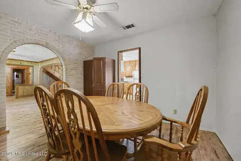 Dining - 10100 Echo Glen Dr, Moss Point, MS 39562 photo 2 of 2