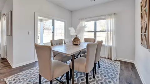 Dining - 69 Powell Pl, Byhalia, MS 38611 photo 2 of 3