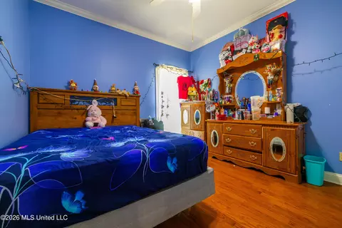 Bedroom - 135 Cherrybark Ln, Natchez, MS 39120 photo 2 of 9