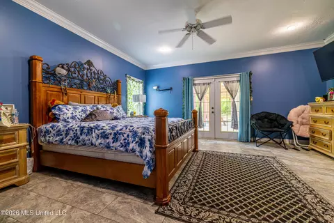 Bedroom - 135 Cherrybark Ln, Natchez, MS 39120 photo 8 of 9