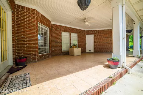 Exterior - 135 Cherrybark Ln, Natchez, MS 39120 photo 3 of 9