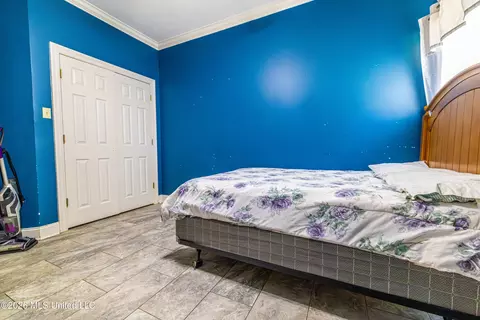 Bedroom - 135 Cherrybark Ln, Natchez, MS 39120 photo 3 of 9