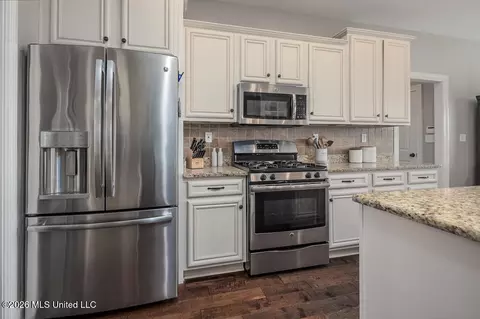 Kitchen - 3425 Delaney Dr, Nesbit, MS 38651 photo 5 of 5