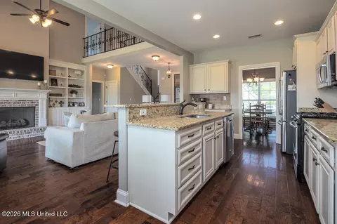 Kitchen - 3425 Delaney Dr, Nesbit, MS 38651 photo 2 of 5