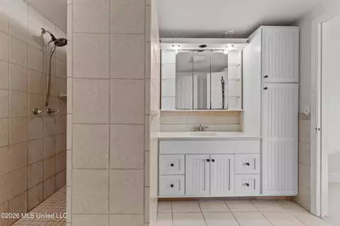Bath - 24748 Davis Dead River Cir, Lucedale, MS 39452 photo 1 of 3