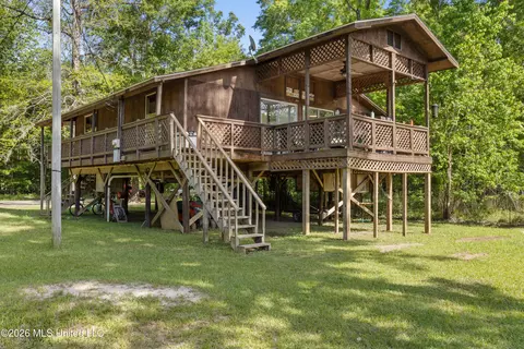 24748 Davis Dead River Cir, Lucedale, MS 39452