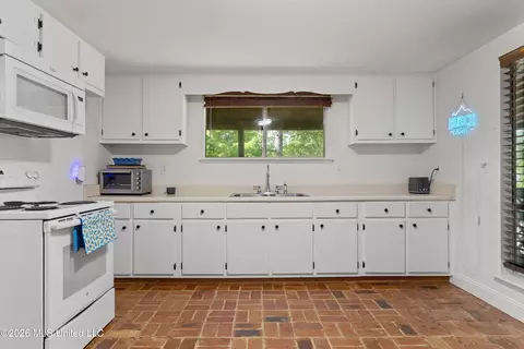 Kitchen - 24748 Davis Dead River Cir, Lucedale, MS 39452 photo 2 of 2