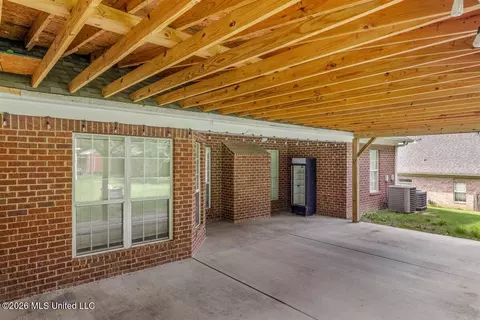 Exterior - 3686 Rhett Butler Dr, Hernando, MS 38632 photo 6 of 9