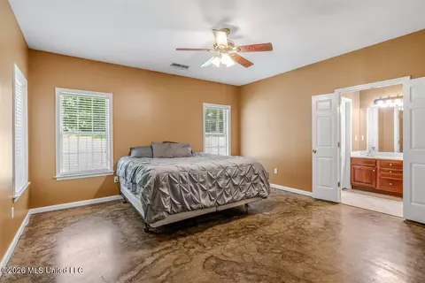 Bedroom - 3686 Rhett Butler Dr, Hernando, MS 38632 photo 3 of 11