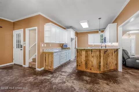 Kitchen - 3686 Rhett Butler Dr, Hernando, MS 38632 photo 3 of 3