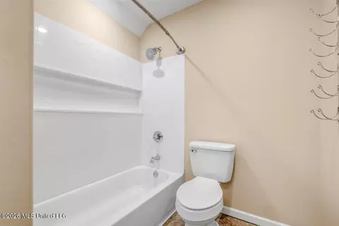 Bath - 3686 Rhett Butler Dr, Hernando, MS 38632 photo 4 of 5