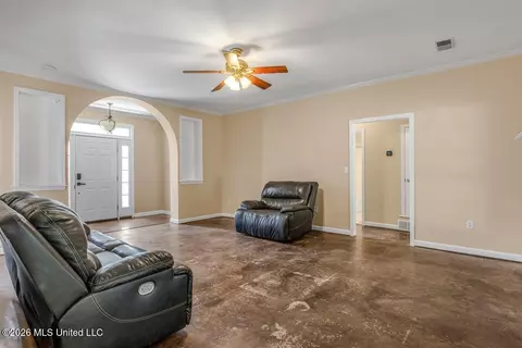 Living - 3686 Rhett Butler Dr, Hernando, MS 38632 photo 4 of 4