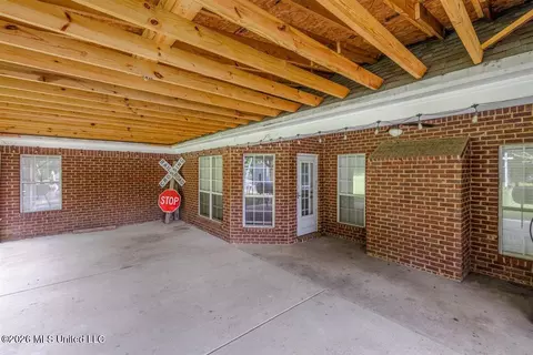 Exterior - 3686 Rhett Butler Dr, Hernando, MS 38632 photo 5 of 9