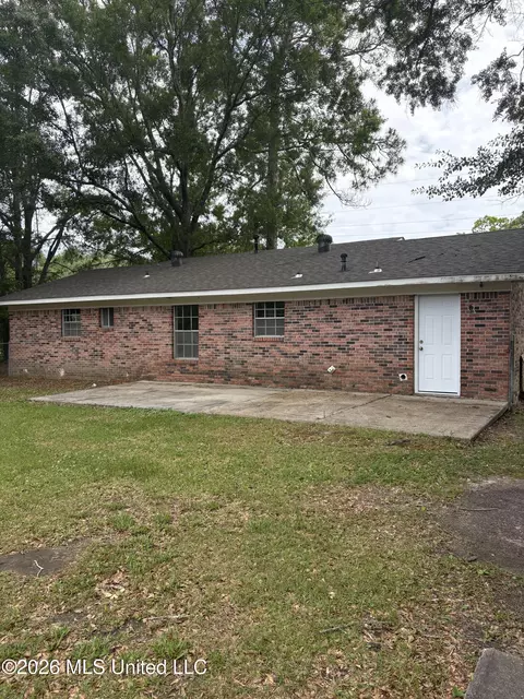 4305 Knowles Ave, Moss Point, MS 39562 photo 2