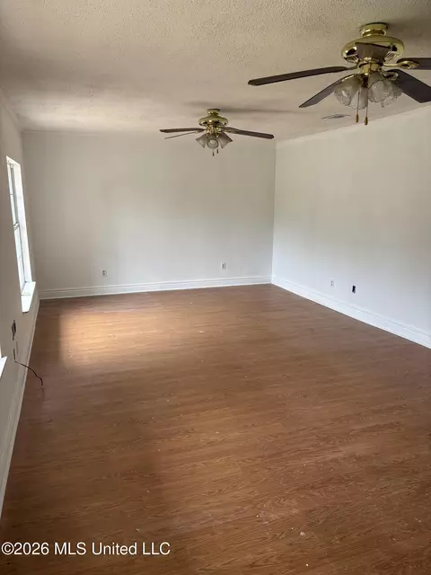 4305 Knowles Ave, Moss Point, MS 39562 photo 3