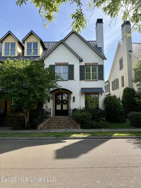 210 Eastpark St, Ridgeland, MS 39157