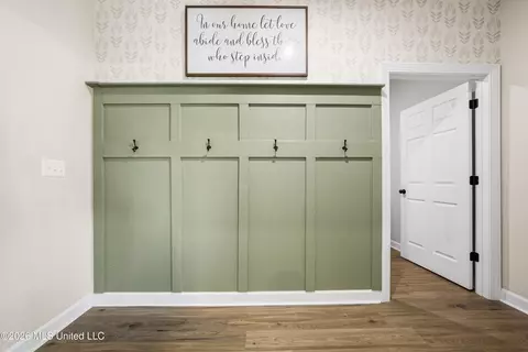 Entry Way - 398 Moore Loop, Byhalia, MS 38611 photo 3 of 5