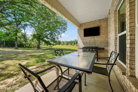 Exterior - 398 Moore Loop, Byhalia, MS 38611 photo 3 of 4
