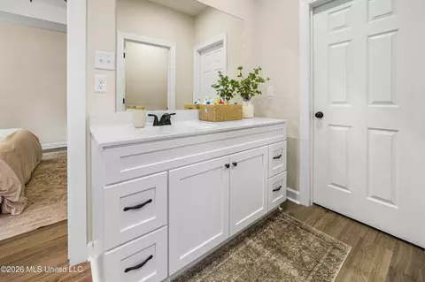 Bath - 398 Moore Loop, Byhalia, MS 38611 photo 2 of 2